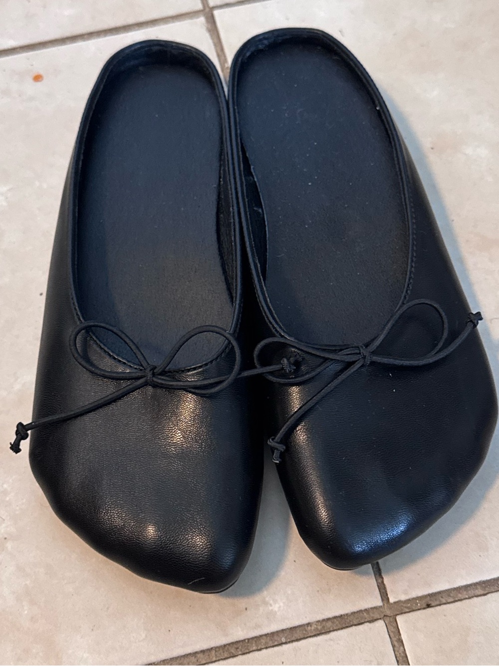 Women’s Toe Shaped Black Ballet Flat Slippers